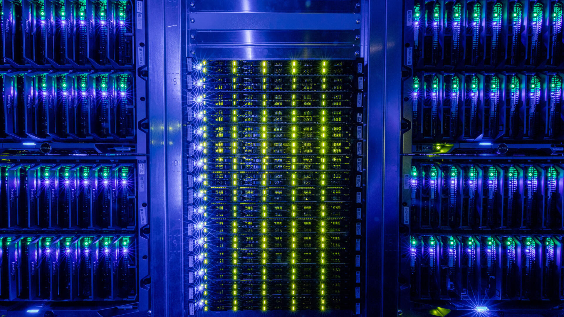 Mit den Dedicated Server AMD EPYC 4005 bietet IONOS starke Performance, Effizienz und modernste Hosting-Technologie.
