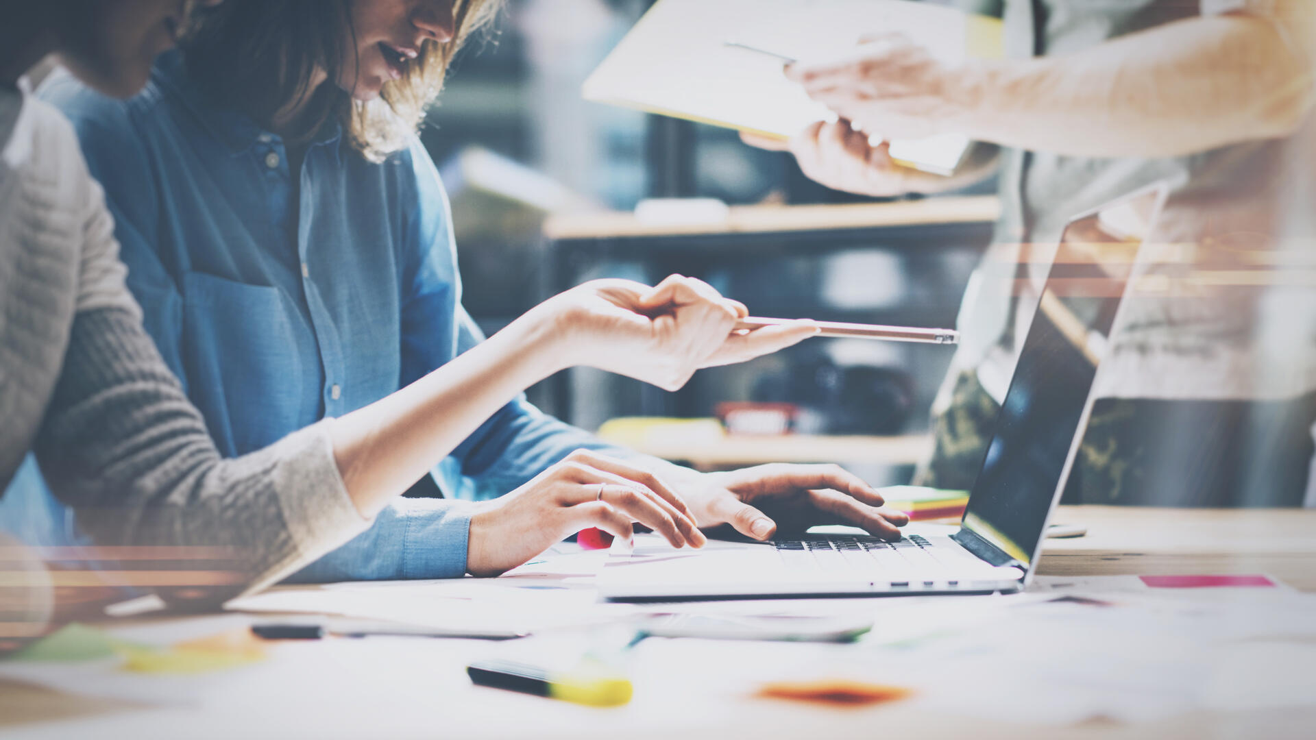 Als souveräne Office-Alternative bietet IONOS Nextcloud Workspace die nötigen Voraussetzungen für offene und DSGVO-konforme Zusammenarbeit.